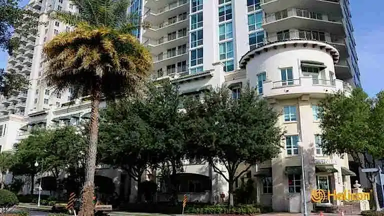 harbour island plaza