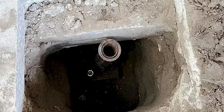 Push pier under the foundation of a bank.