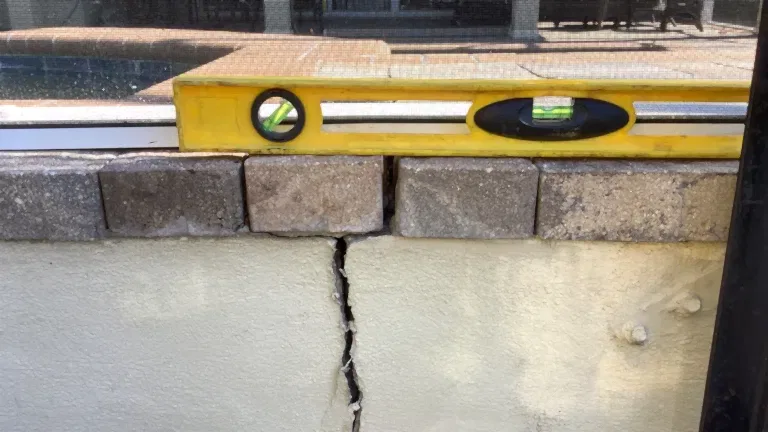 residential-cracked-stem-wall